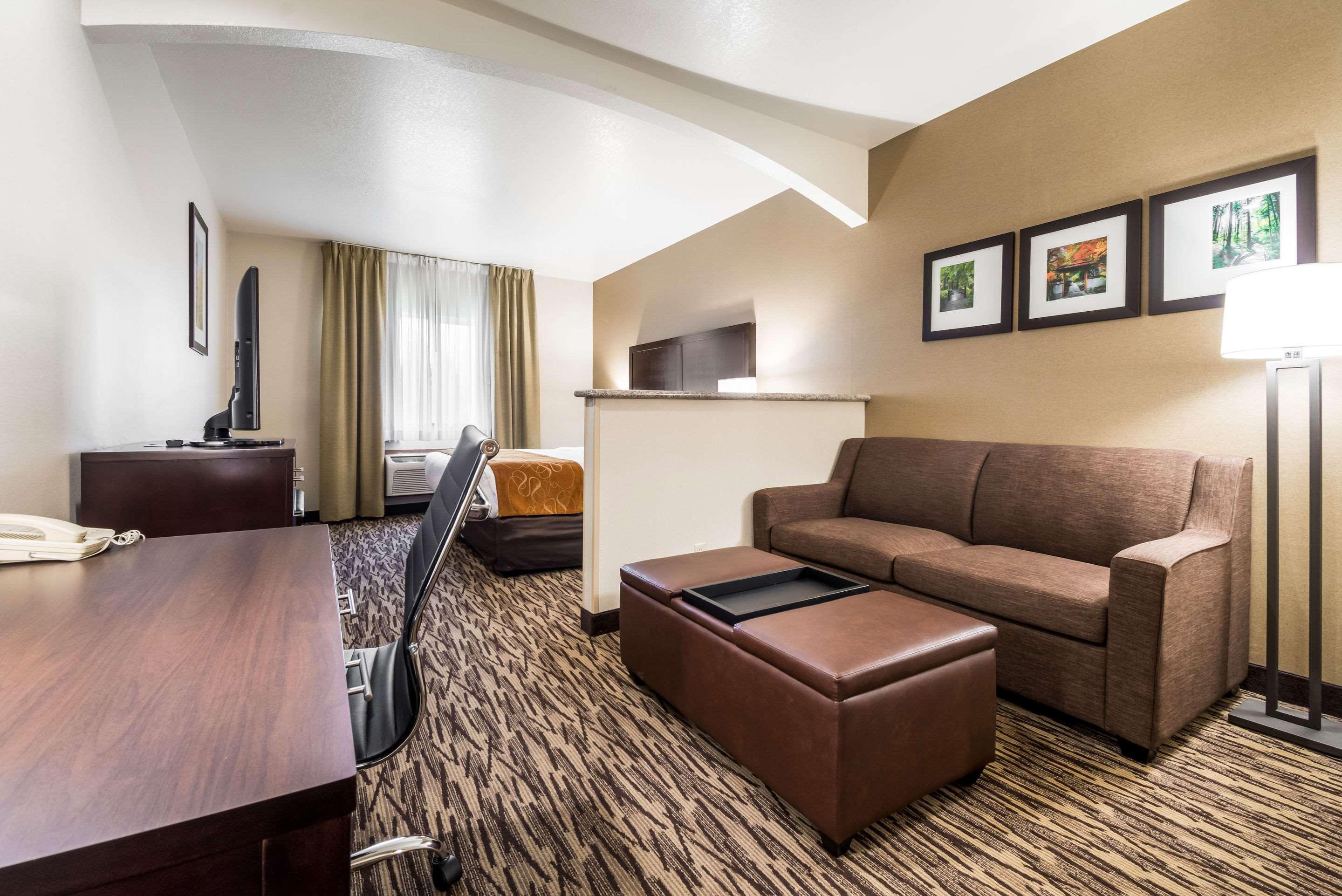 Comfort Suites Portland Airport Exteriör bild