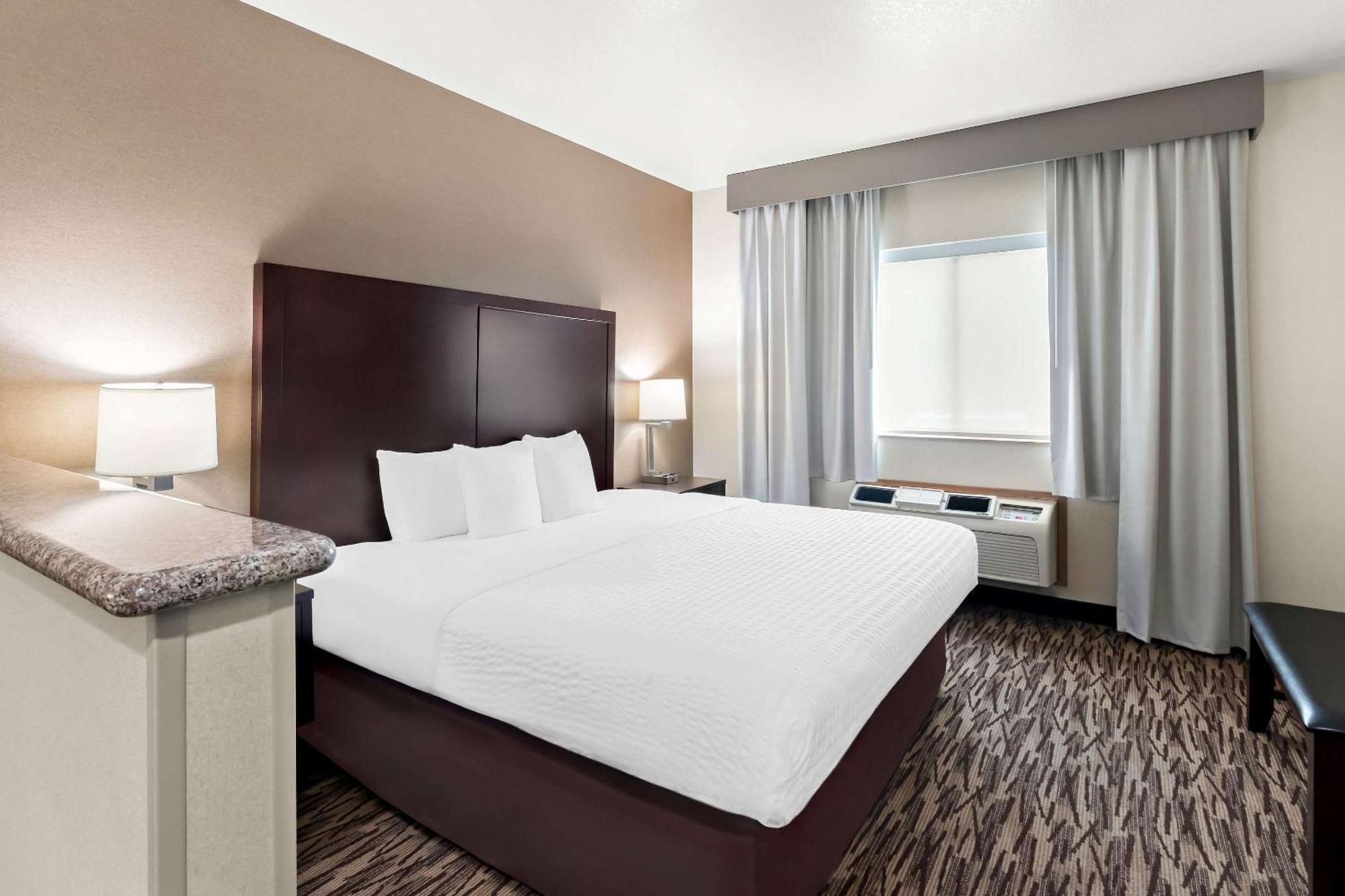 Comfort Suites Portland Airport Exteriör bild